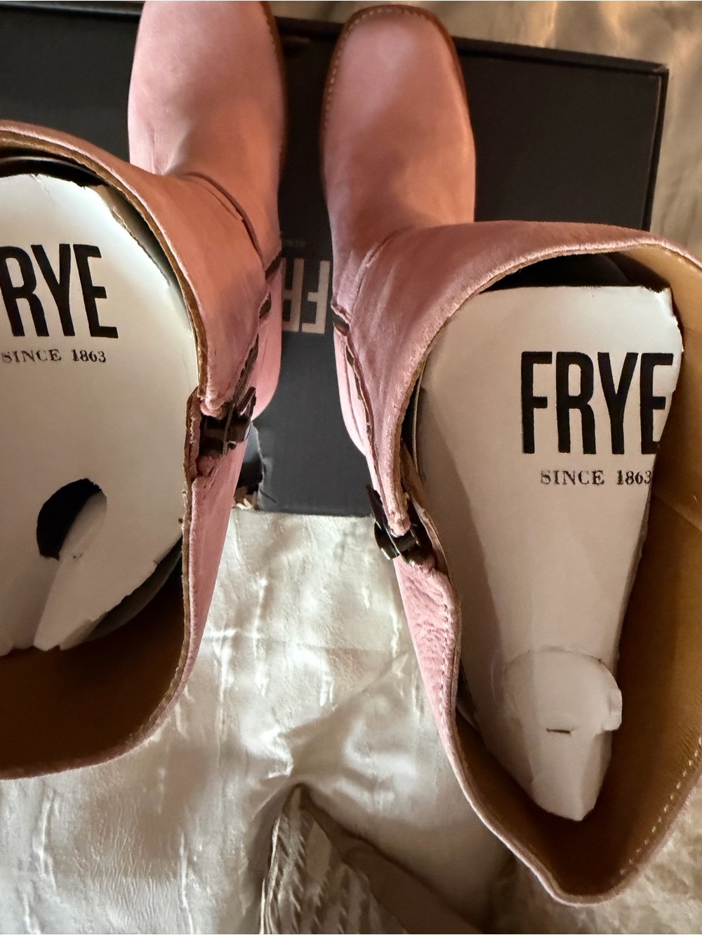 Frye Exclusive (anthro) Campus
Buckle Boots NWT & box size 9.5 - Picture 13 of 16